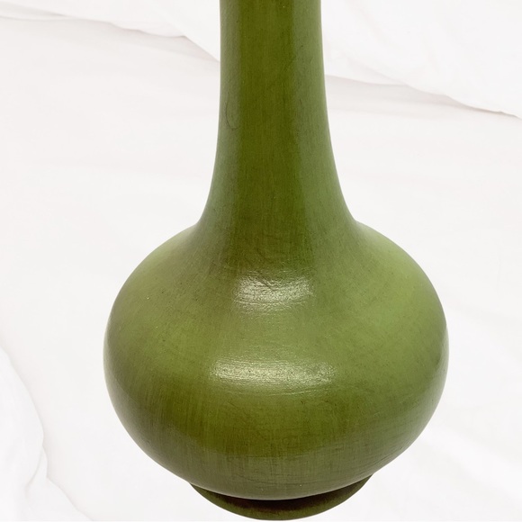 Vintage Mid Century Modern Avocado Green Royal Haeger Vase - Picture 3 of 8